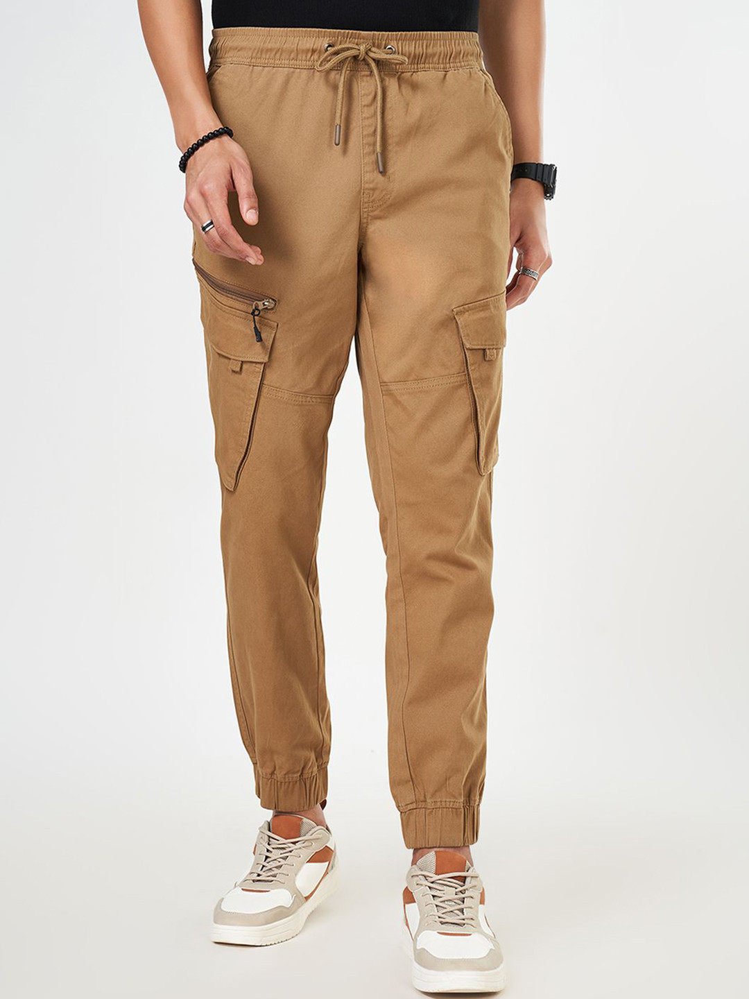 People Men Pure Cotton Solid Regular Fit Mid-Rise Easy Wash Cargo Styles Jogger