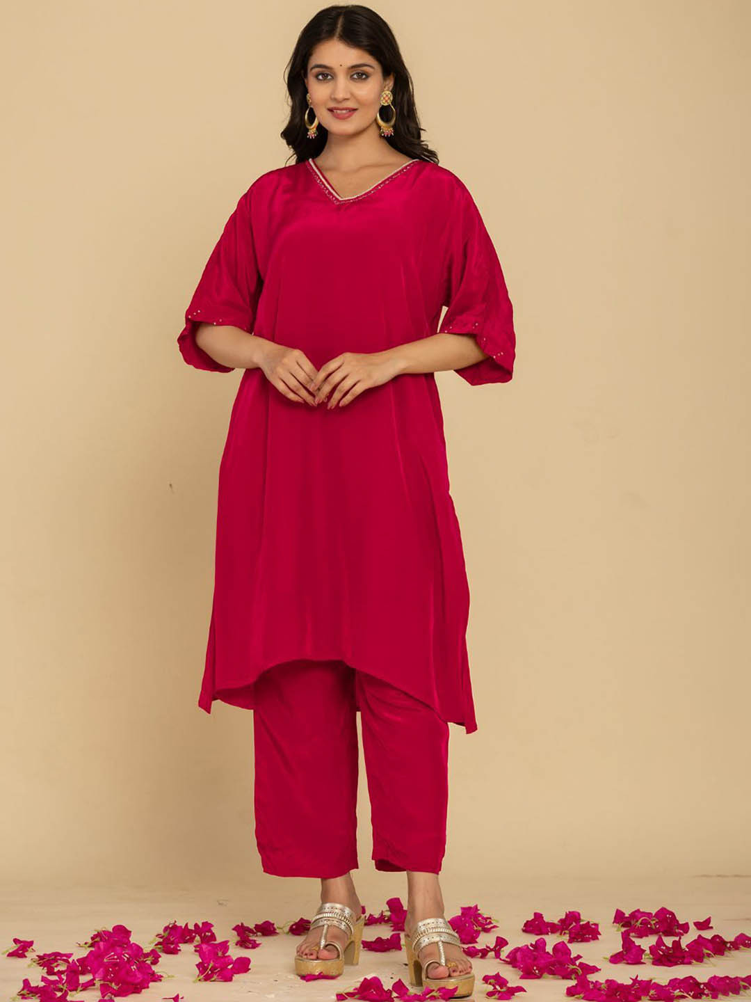 Do Dhaage V-Neck Regular Beads and Stones Silk Crepe A-Line Kurta with Trousers