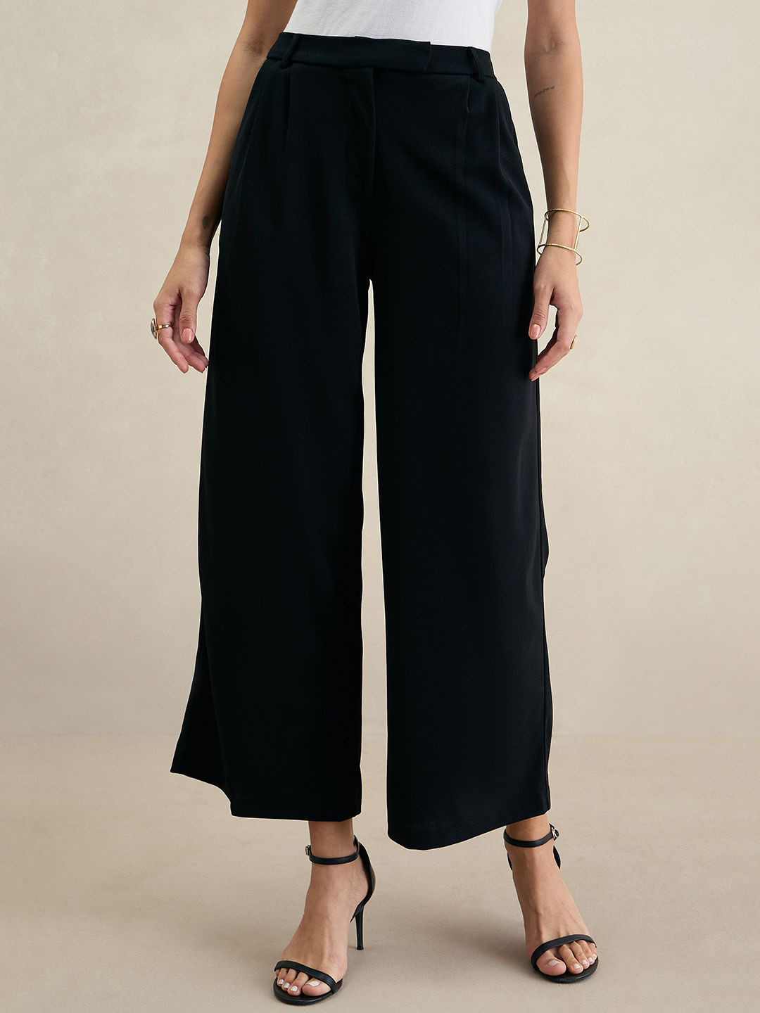 FEMMELLA Women Solid Relaxed Pleated Formal Trousers
