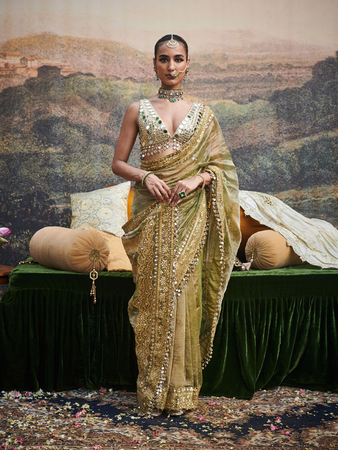 ITRH Women Embellished Mirror Work Pure Cotton Saree