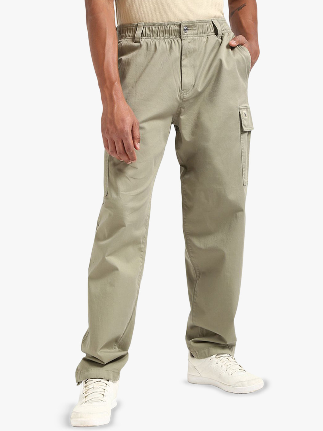 Calvin Klein Jeans Men Cotton Solid Mid-Rise Straight Fit Cargos