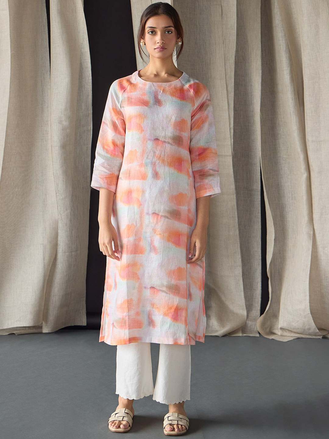 Bombay Bloom Ombre Dyed Round Neck three-Quarter Sleeves Regular Linen Kurta With Trouser