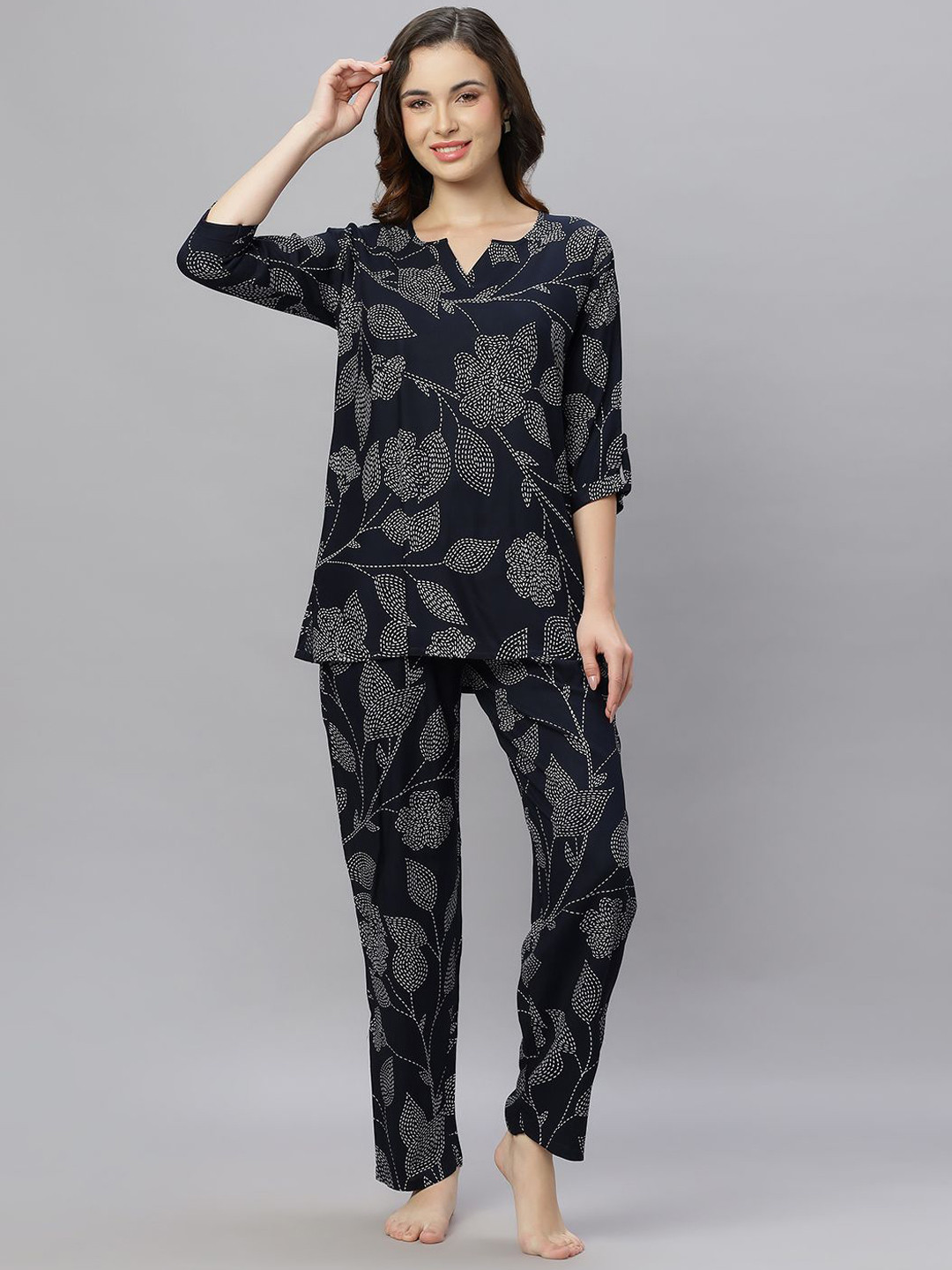 Nidra Night Suits Buy QUIRA Women Printed V-Neck Three-Quarter