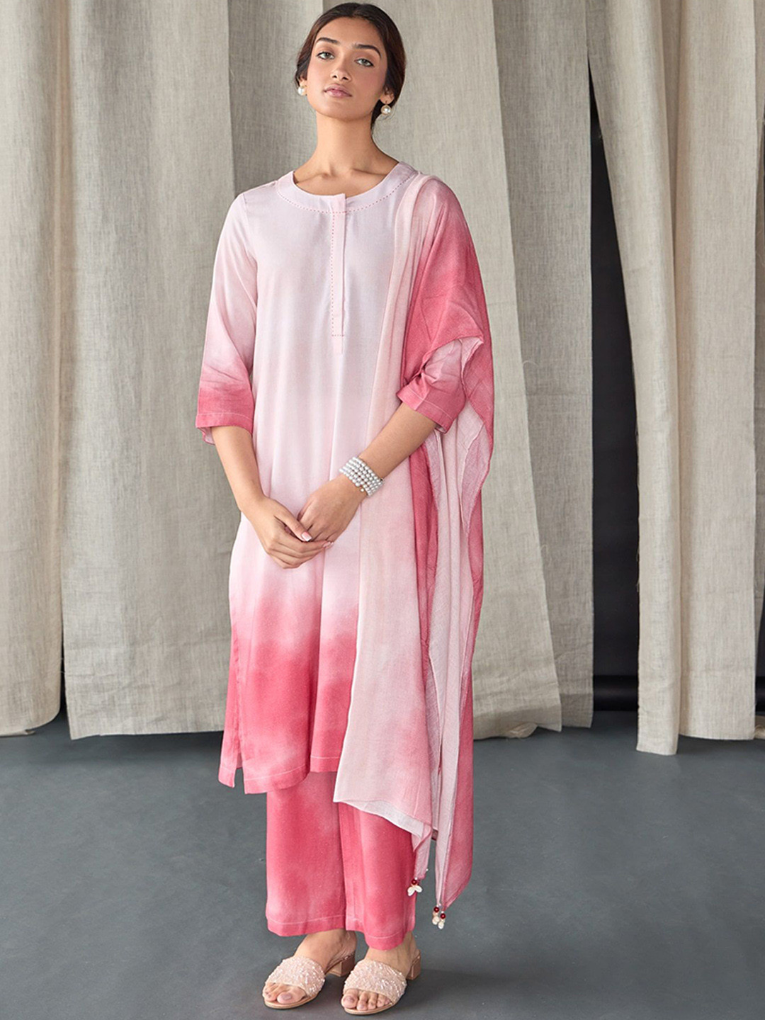 Bombay Bloom Dyed Straight Linen Kurta with Trousers & Dupatta