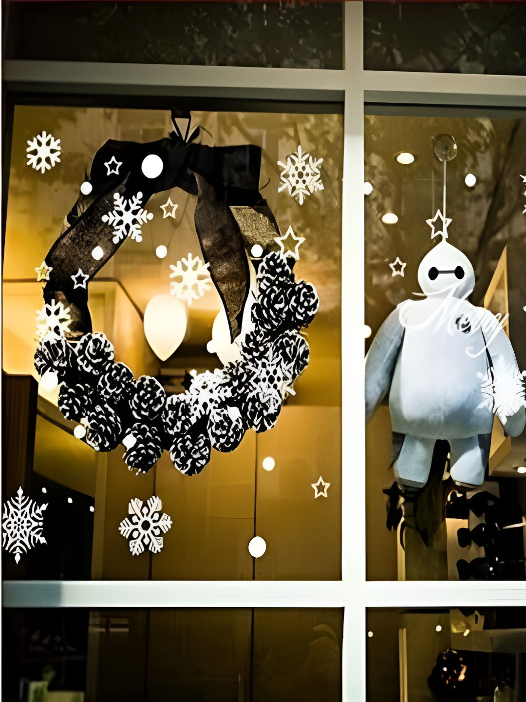 Asian royal White Snowflakes Printed Wall Sticker