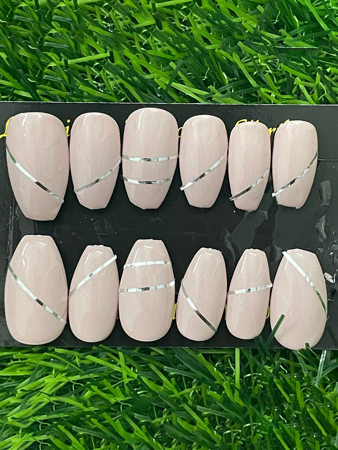 AMOK STORE Set Of 16 Reusable Artificial Nail Art Kit - Cream & Silver