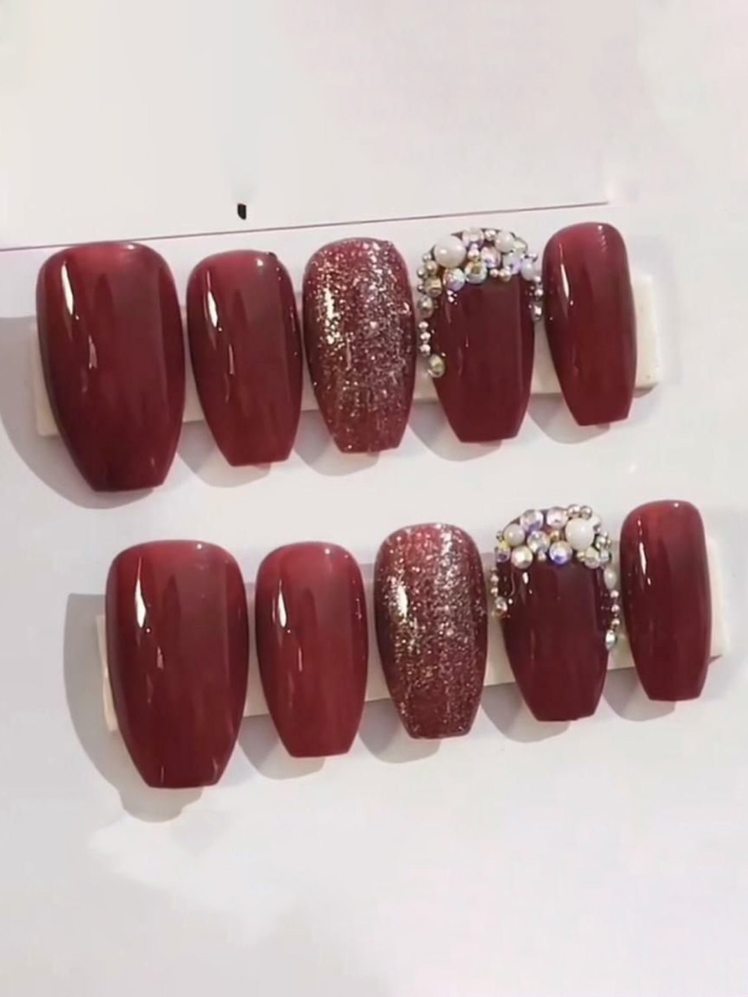 AMOK STORE Set Of 12 Reusable Artificial Press On Nails With Application Kit - Marron