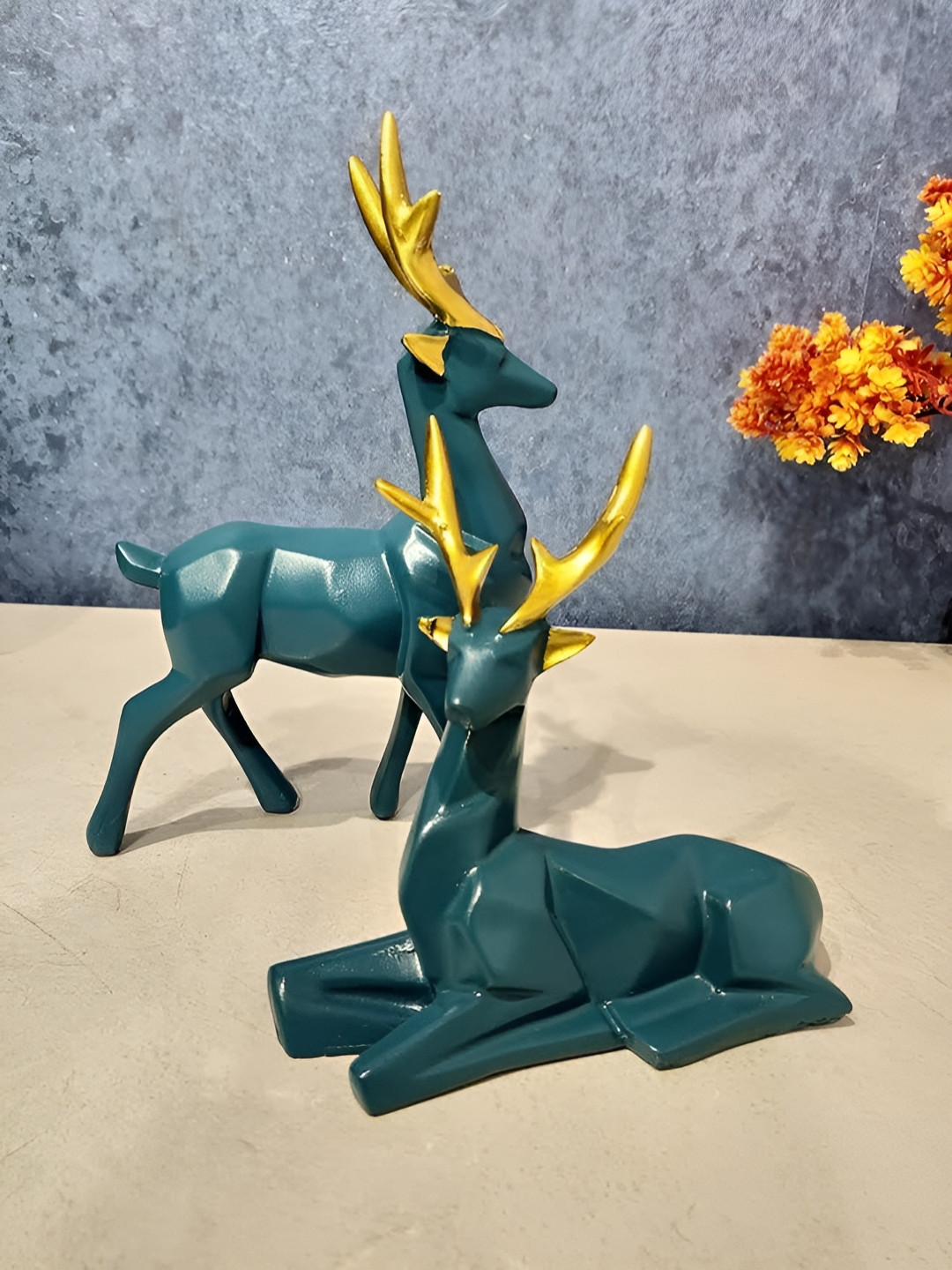 Zart Green Deer Birds and Animals Showpiece