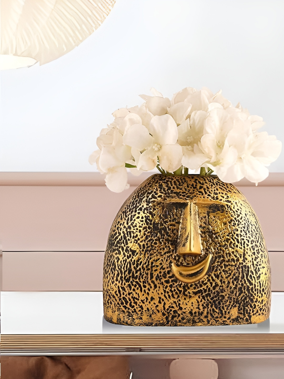 Zart Gold-Toned Flower Vase With Handle Vases