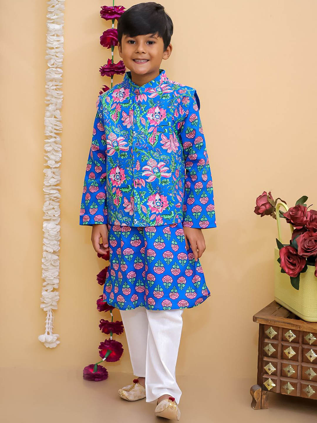 The Mom Store Boys Floral Printed Band Collar Pure Cotton Kurta & Pyjama & Nehru Jacket