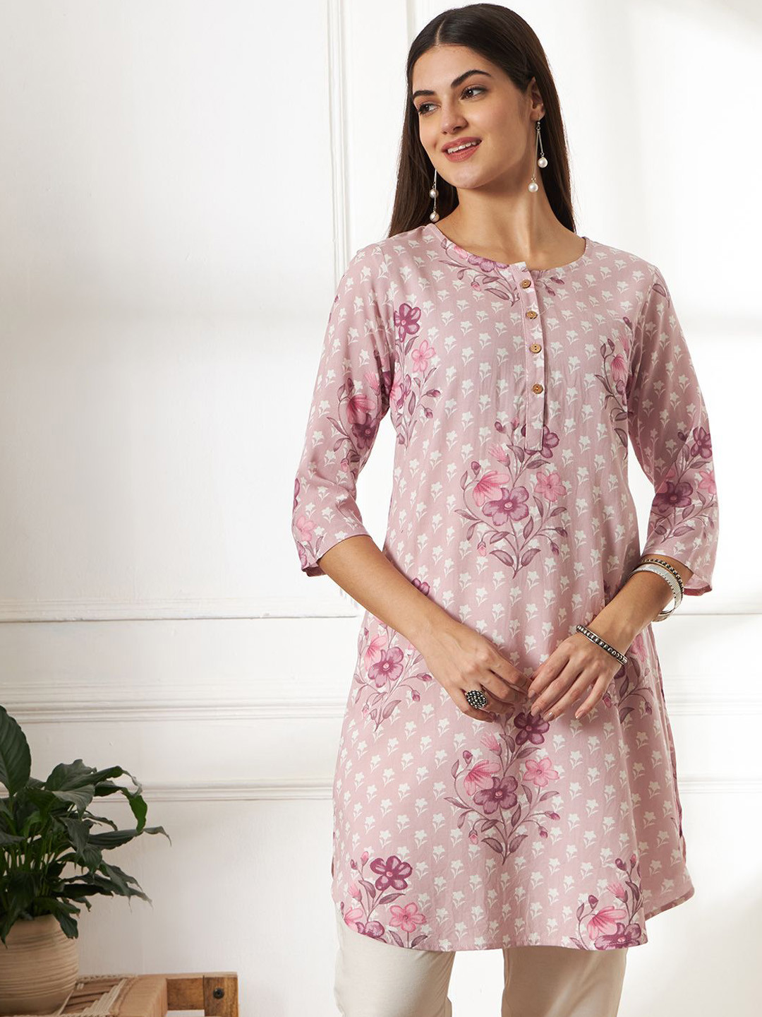 Anouk Rustic Round Neck Floral Printed Straight Kurta