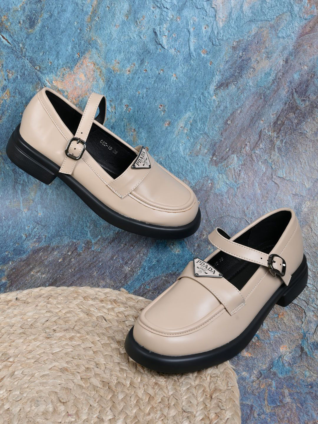 Jove Women Round Toe Platform Sandals with Buckles