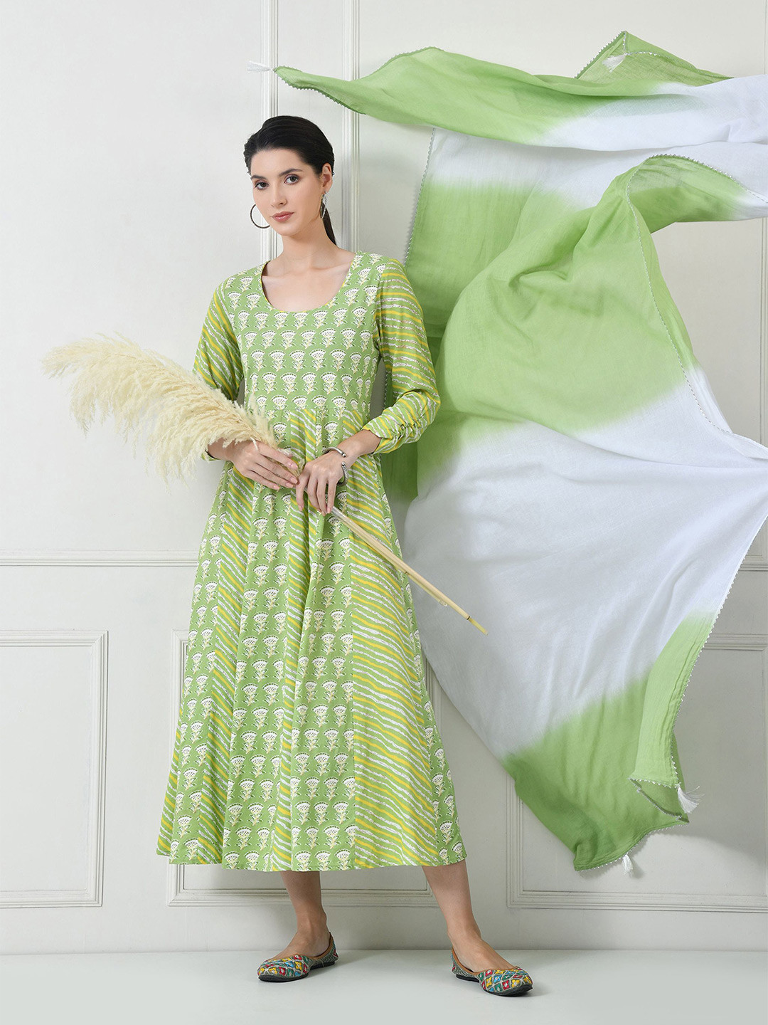 TOLIKE Women Floral Print Fit & Flared Midi Dress