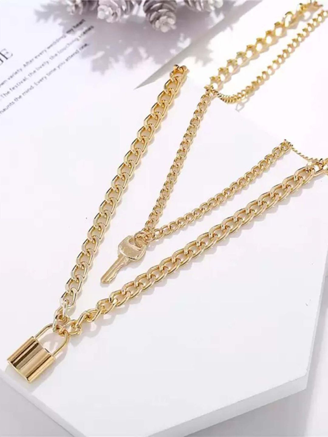 Pinapes Unisex Set of 2 Gold-Plated Layered Religious and Lock Minimal Necklaces