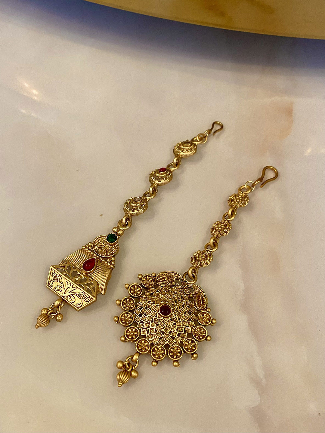 ATIBELLE Set Of 2 Gold-Plated Stone Studded and Beaded MagaTikkas Head Jewellery