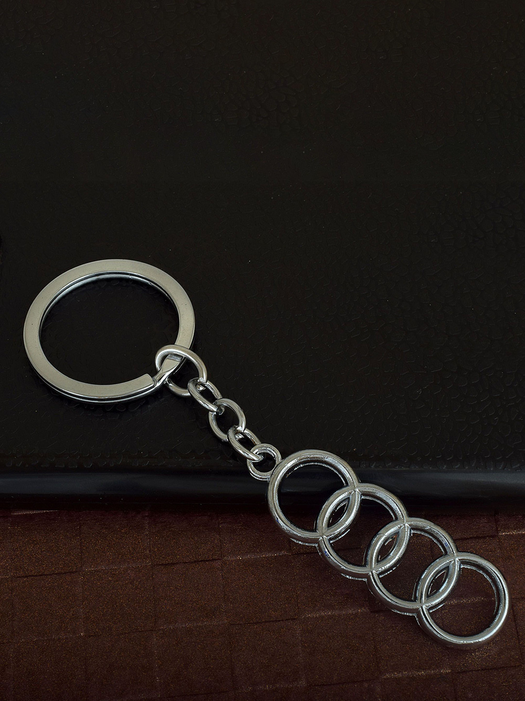 MEMOIR Unisex Textured Stainless Steel Luxury Car Key Chain