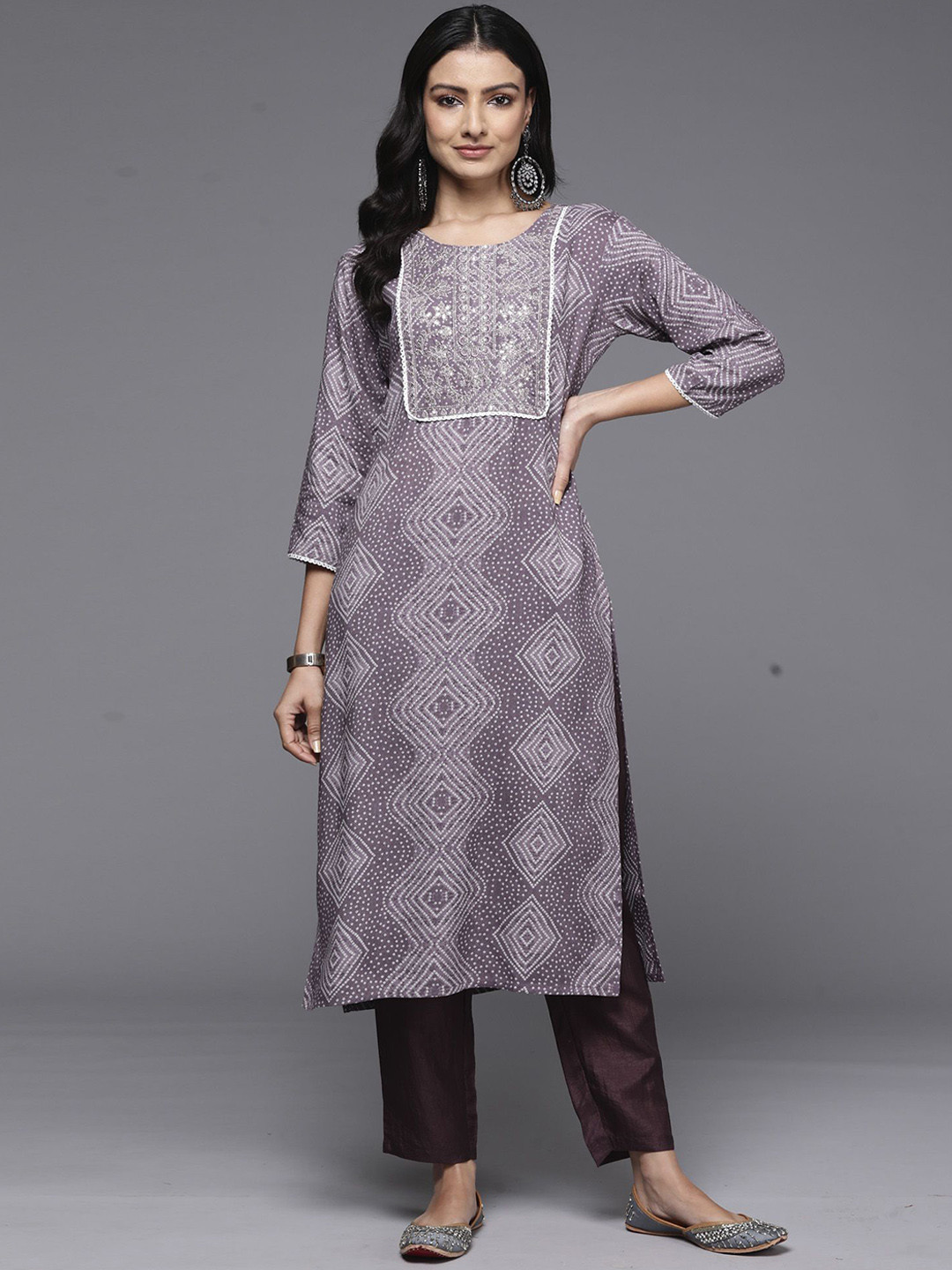 Indo Era Mauve and White Round Neck Bandhani Printed Sequinned Straight Kurta