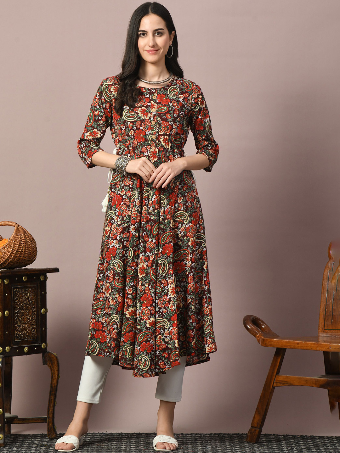 METAFAB Floral Printed Round Neck Three-Quarter Sleeves Regular Kurta