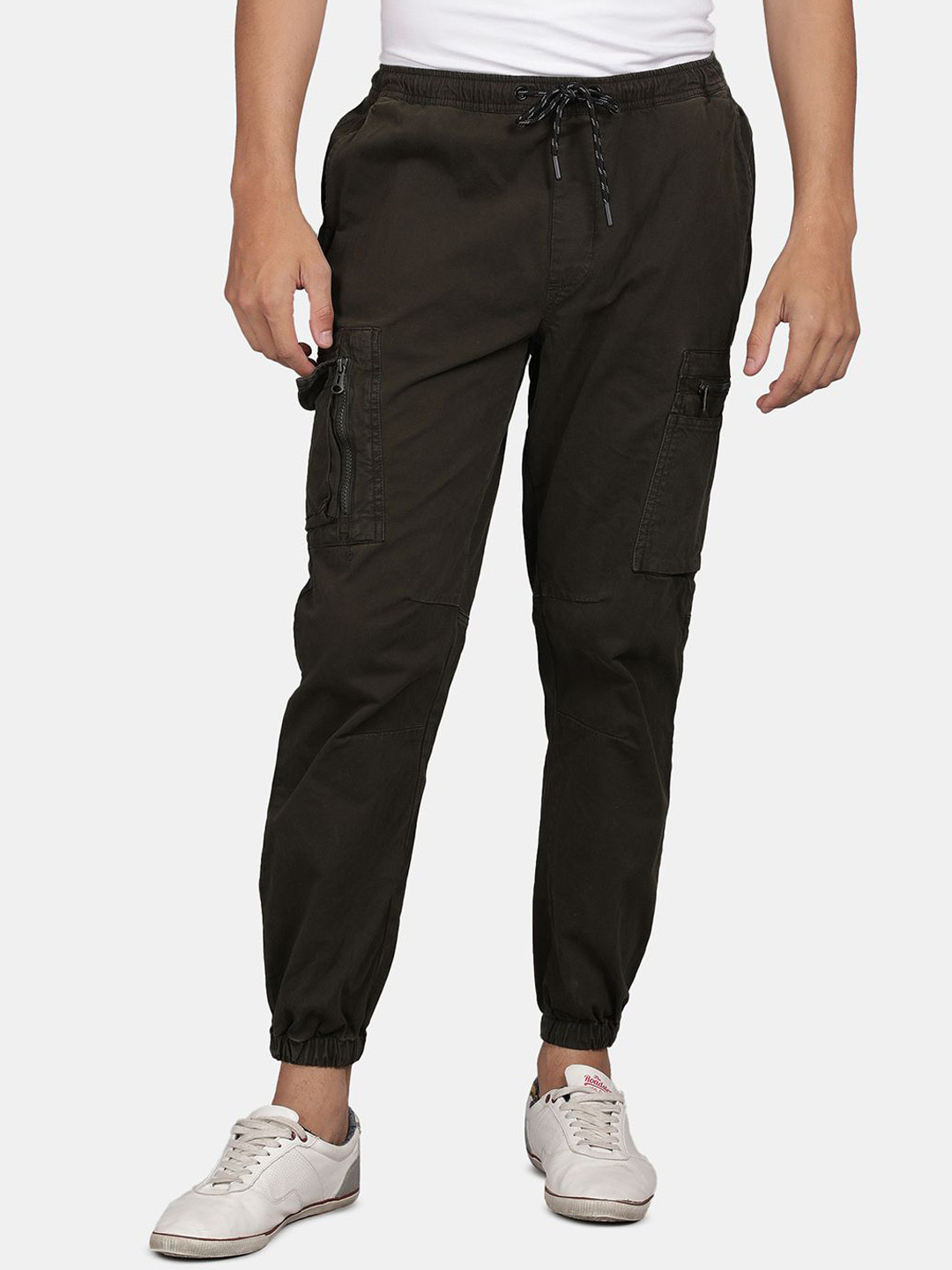 t-base Men Regular Fit Mid-Rise Cargo Styles Joggers