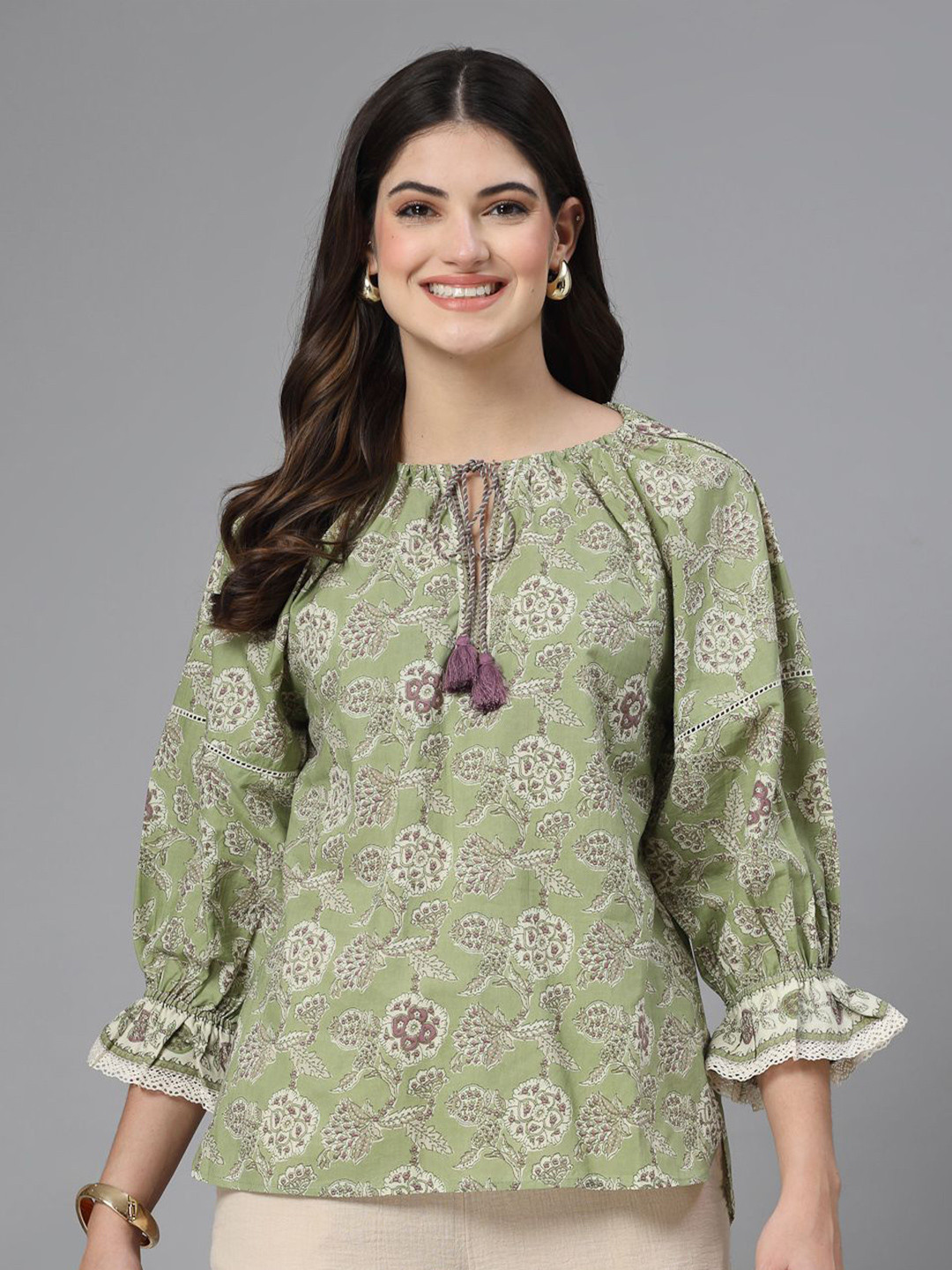 QOMN Women Floral Printed Tie-Up Neck Cotton Top