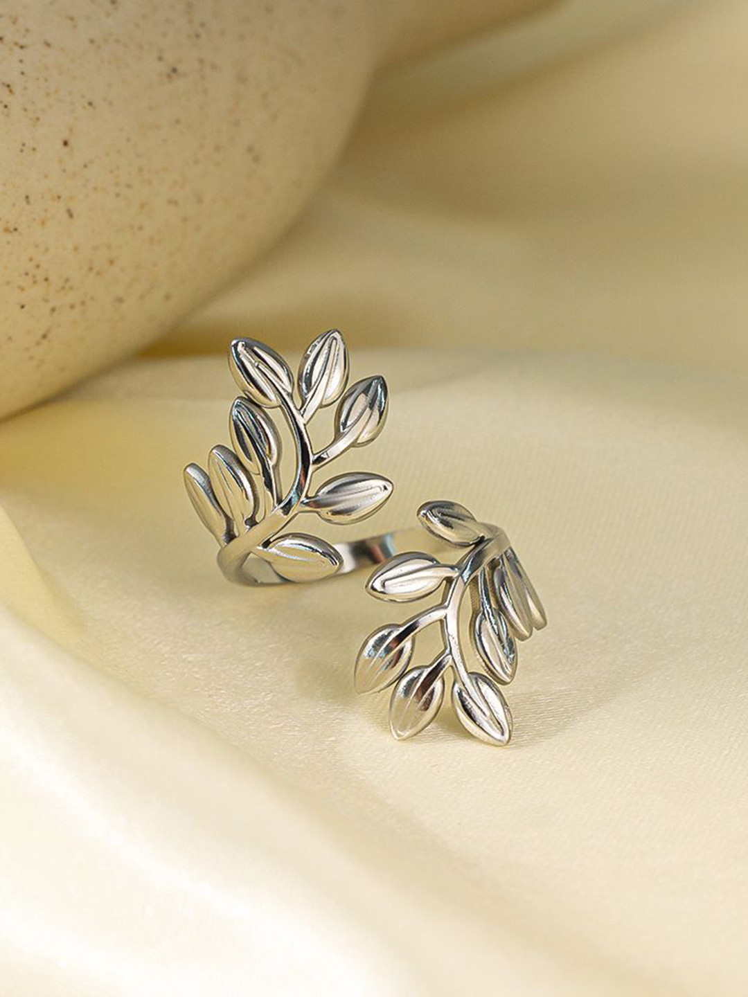 MYKI Stunning Stainless Steel Silver-Plated Finger Ring