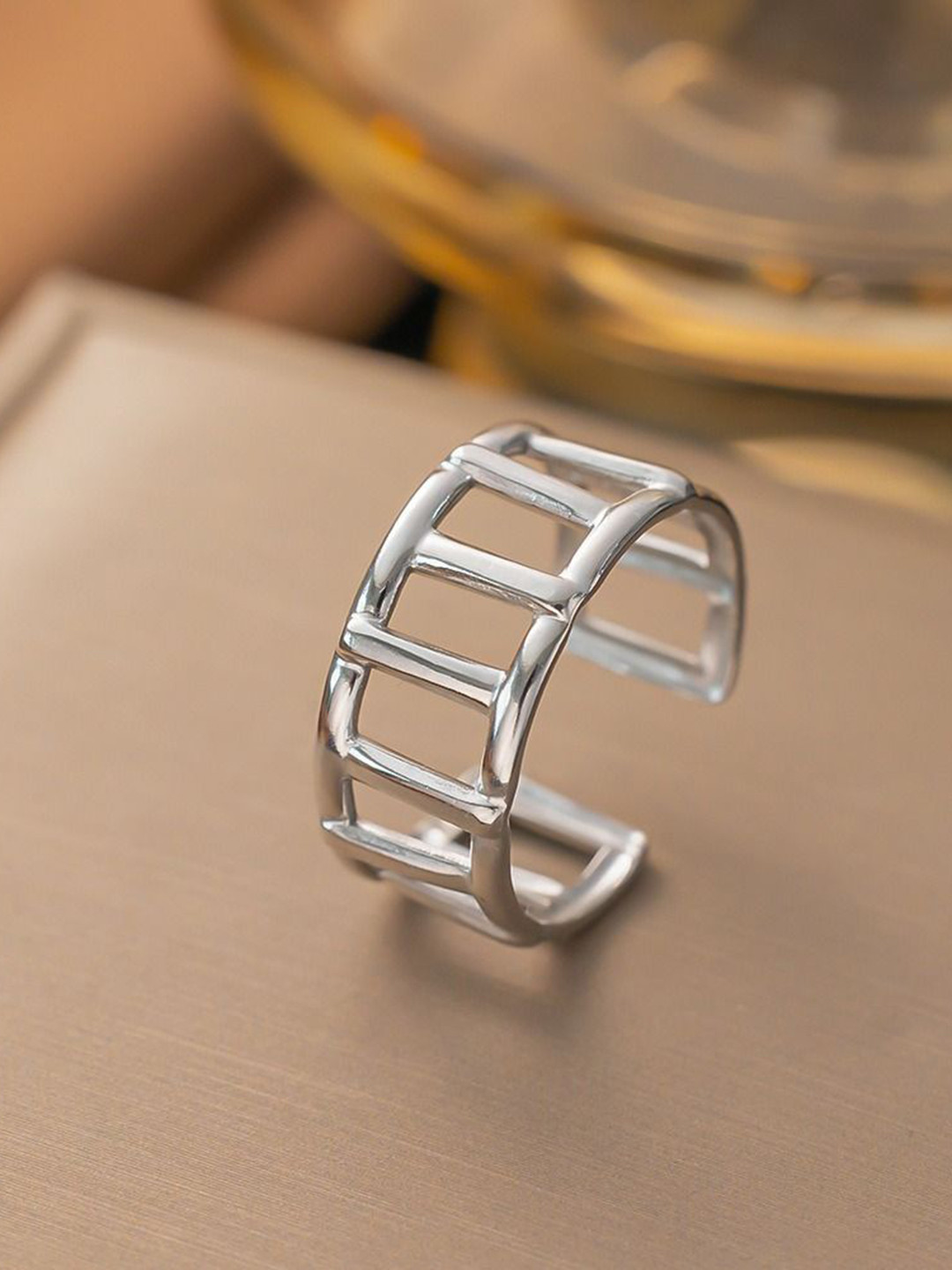 MYKI Arresting Stainless Steel Silver-Plated Finger Ring