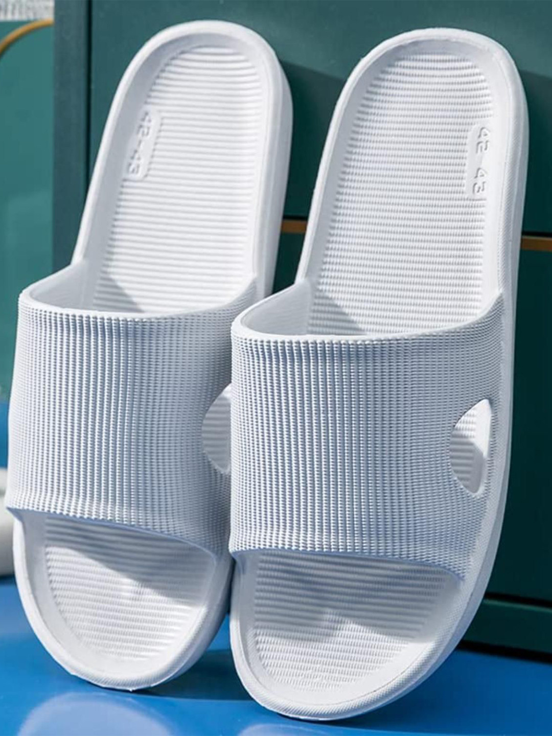 Mast & Harbour Men Sliders