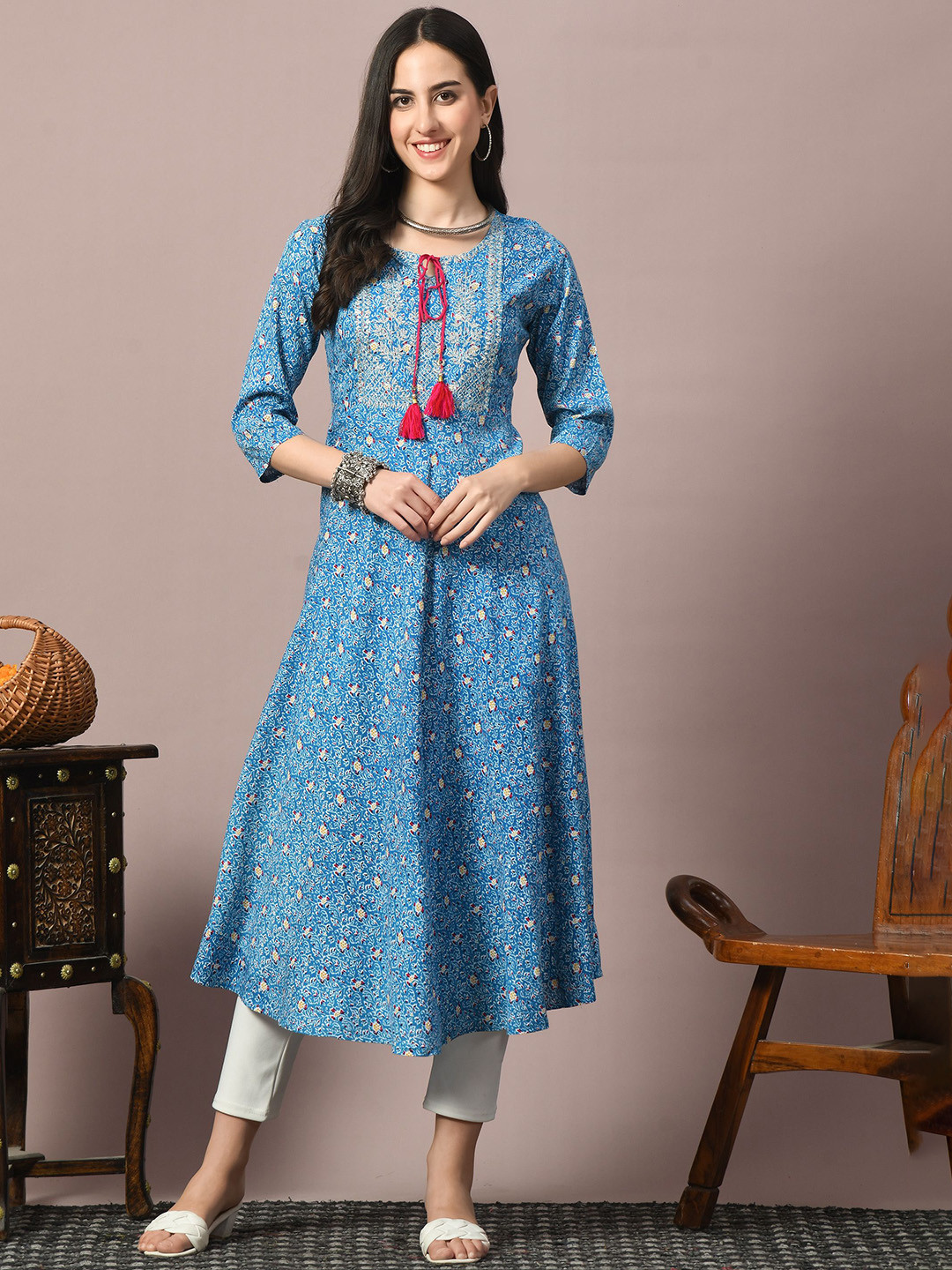 METAFAB Floral Printed Tie-Up Neck Three-Quarter Sleeves Thread Work Anarkali Kurta
