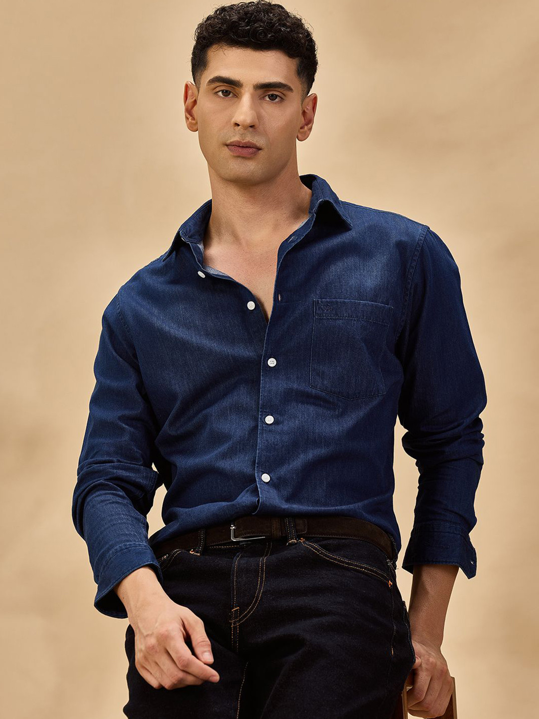 Aldeno Men Comfort Spread Collar Solid Denim Casual Shirt