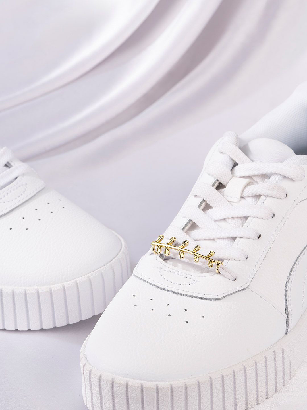 JOKER & WITCH Sneaker Luxe Shoe Charm