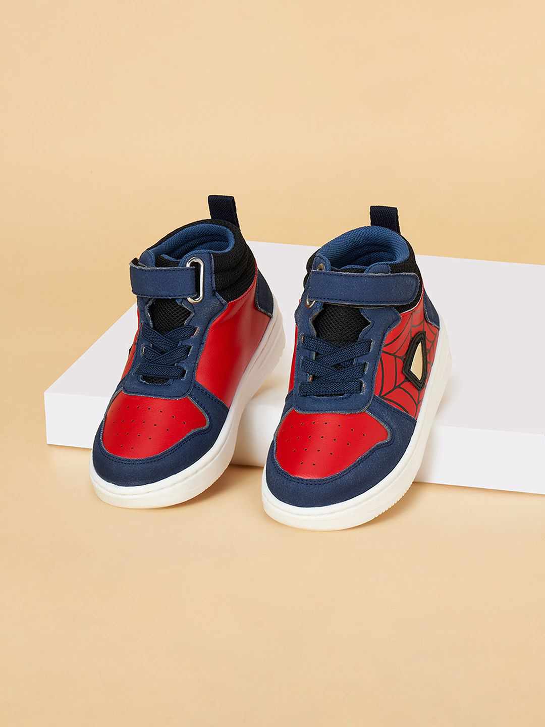 Pantaloons Junior Boys Spider-Man Colourblocked PU Sneakers
