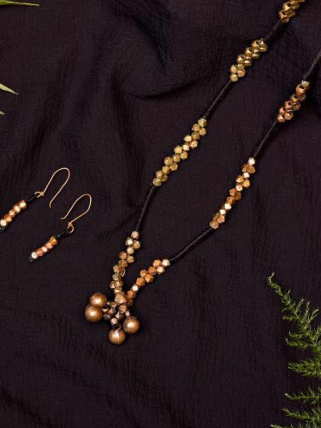 ArtEastri Handcrafted Beaded Necklace and Earrings