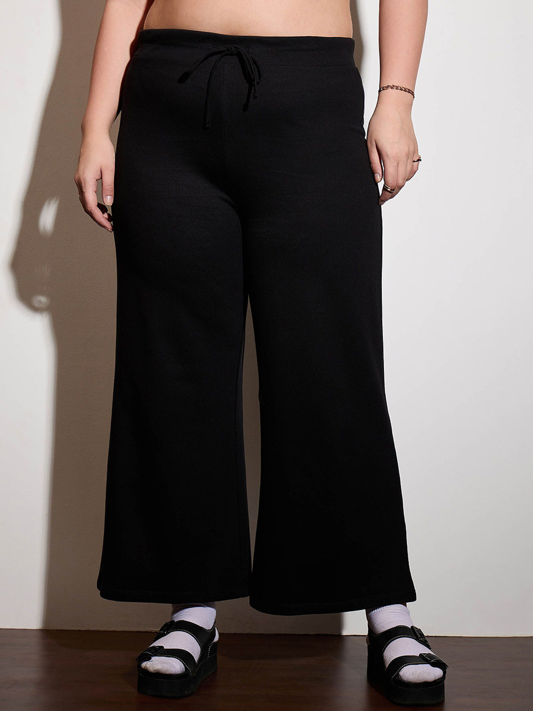 SASSAFRAS Curve Women Relaxed Fit Mid-Rise Track Pants