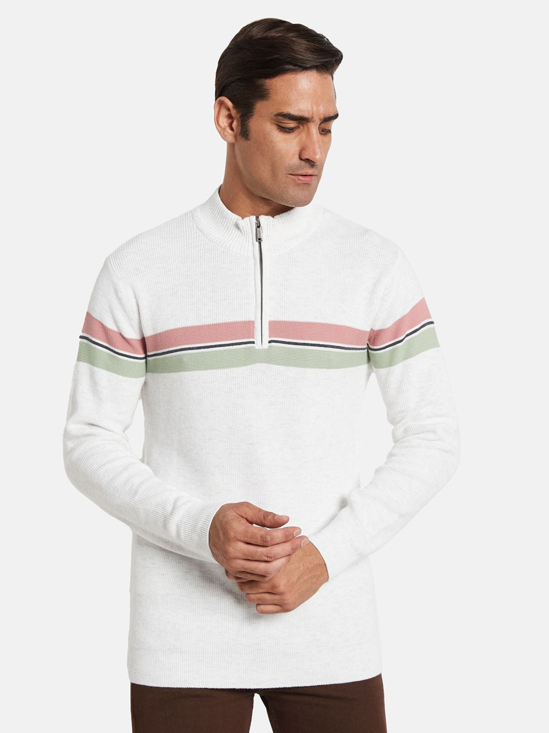 METTLE Men Colourblocked Mock Collar Sweaters