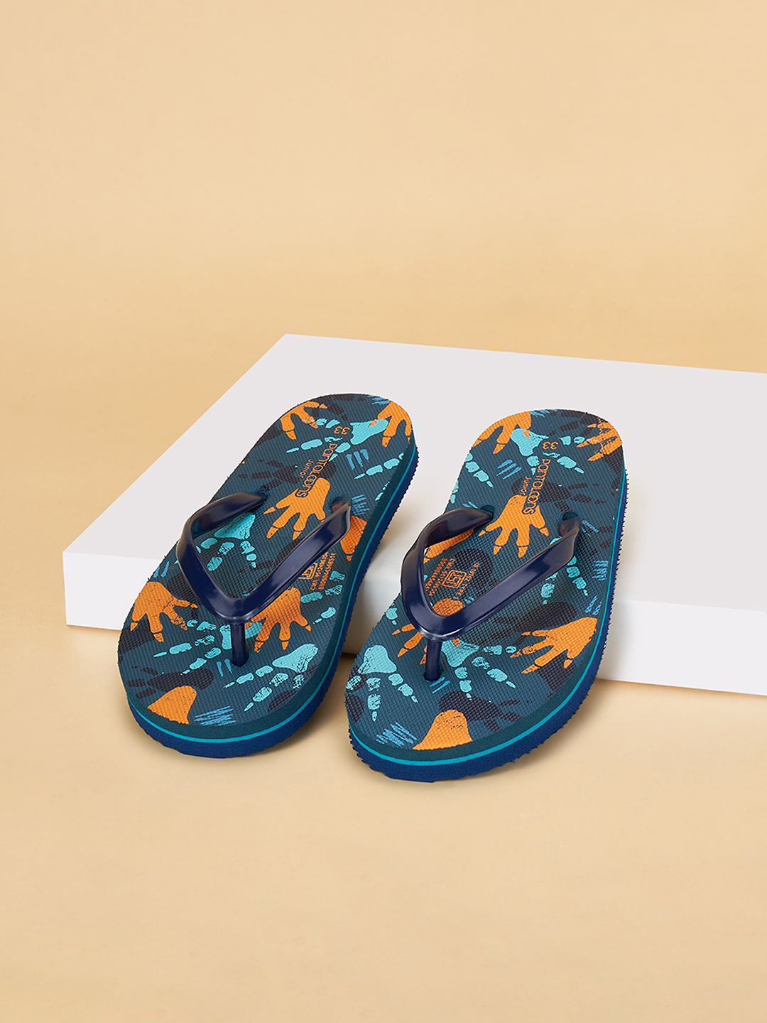 Pantaloons Junior Boys Printed Thong Flip-Flops