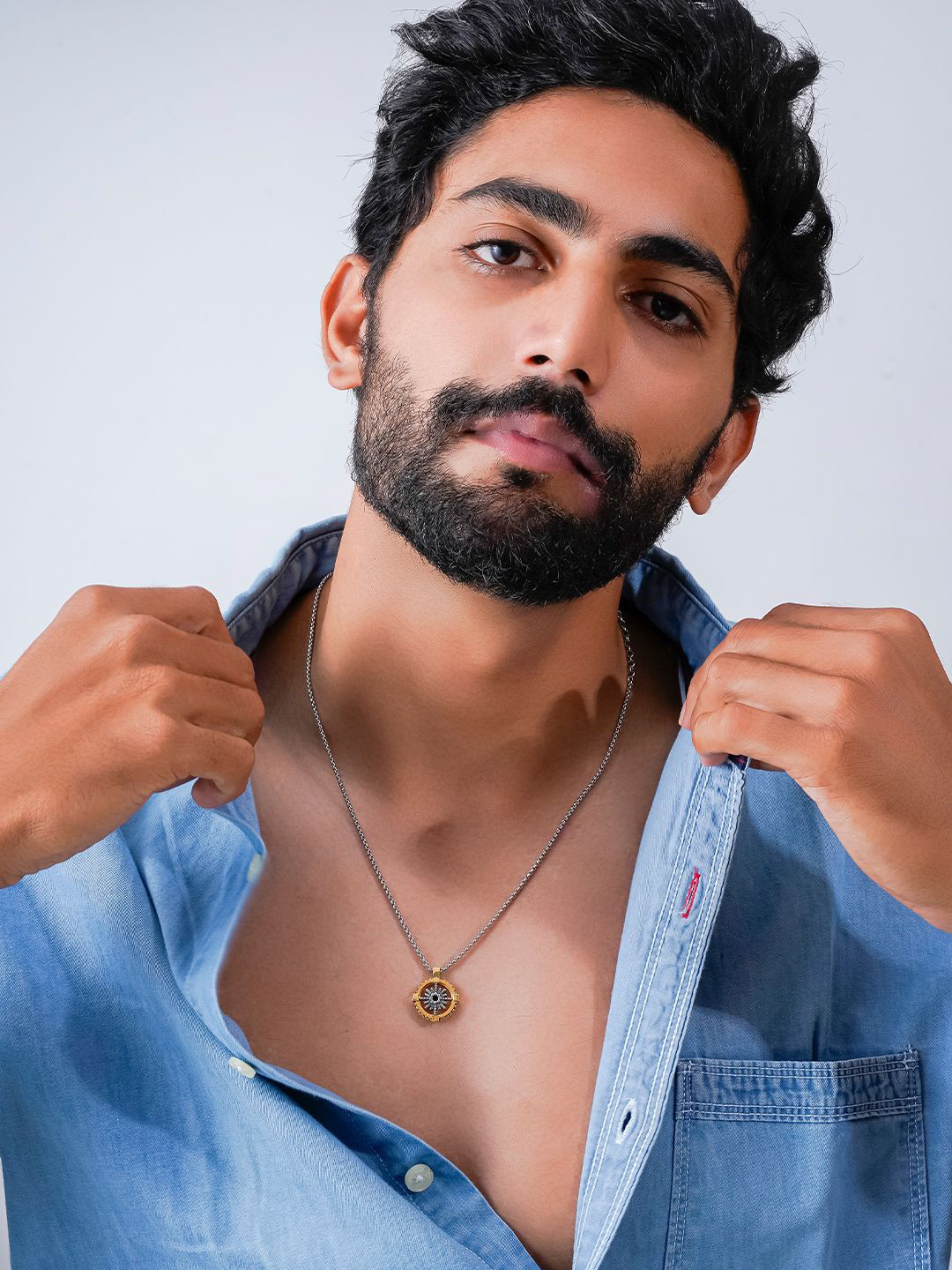 SWASHAA Men Silver-Plated Stainless Steel Atlas Circular Shaped Pendant With Chain