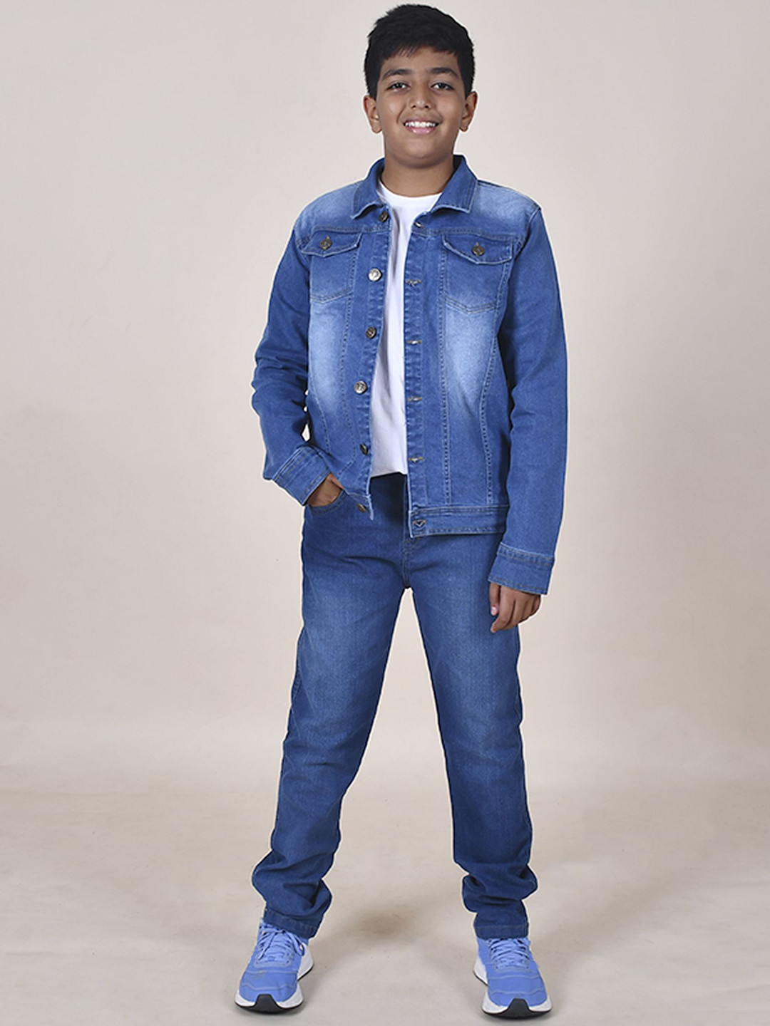 KiddoPanti Boys Short Sleeves T-Shirt with Jeans and Jacket