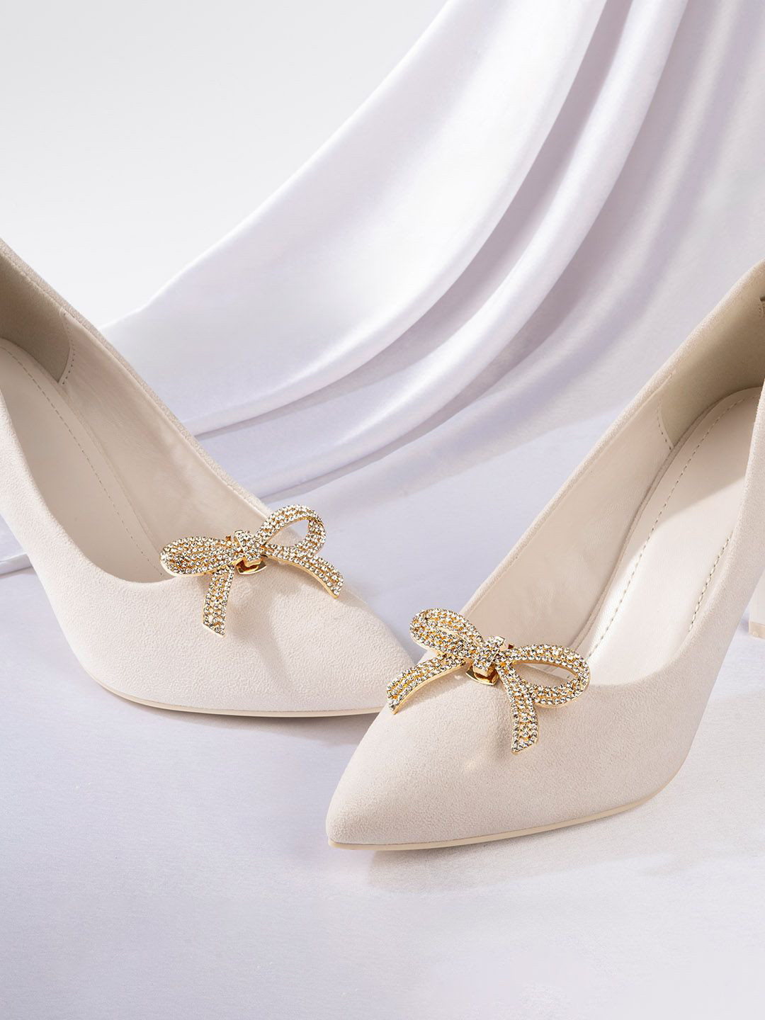 JOKER & WITCH Coquette Stone Studded Shoe Charm