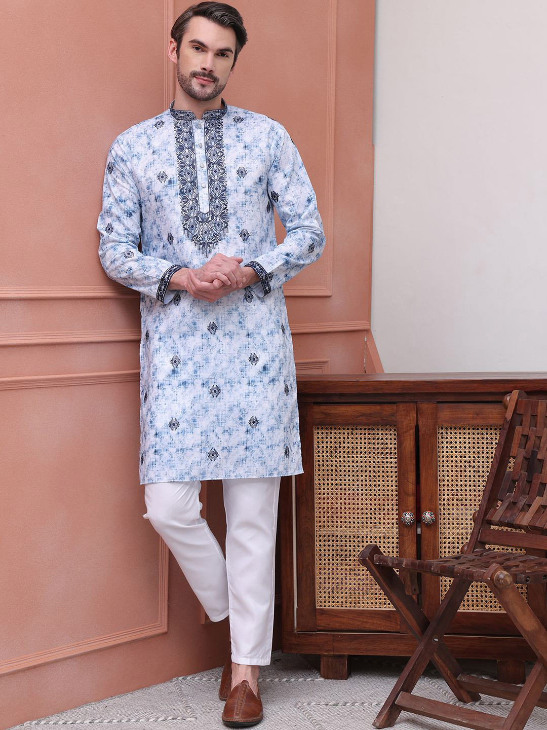 Jompers Abstract Printed Mandarin Collar Regular Thread Wok Straight Kurta With Pyjama