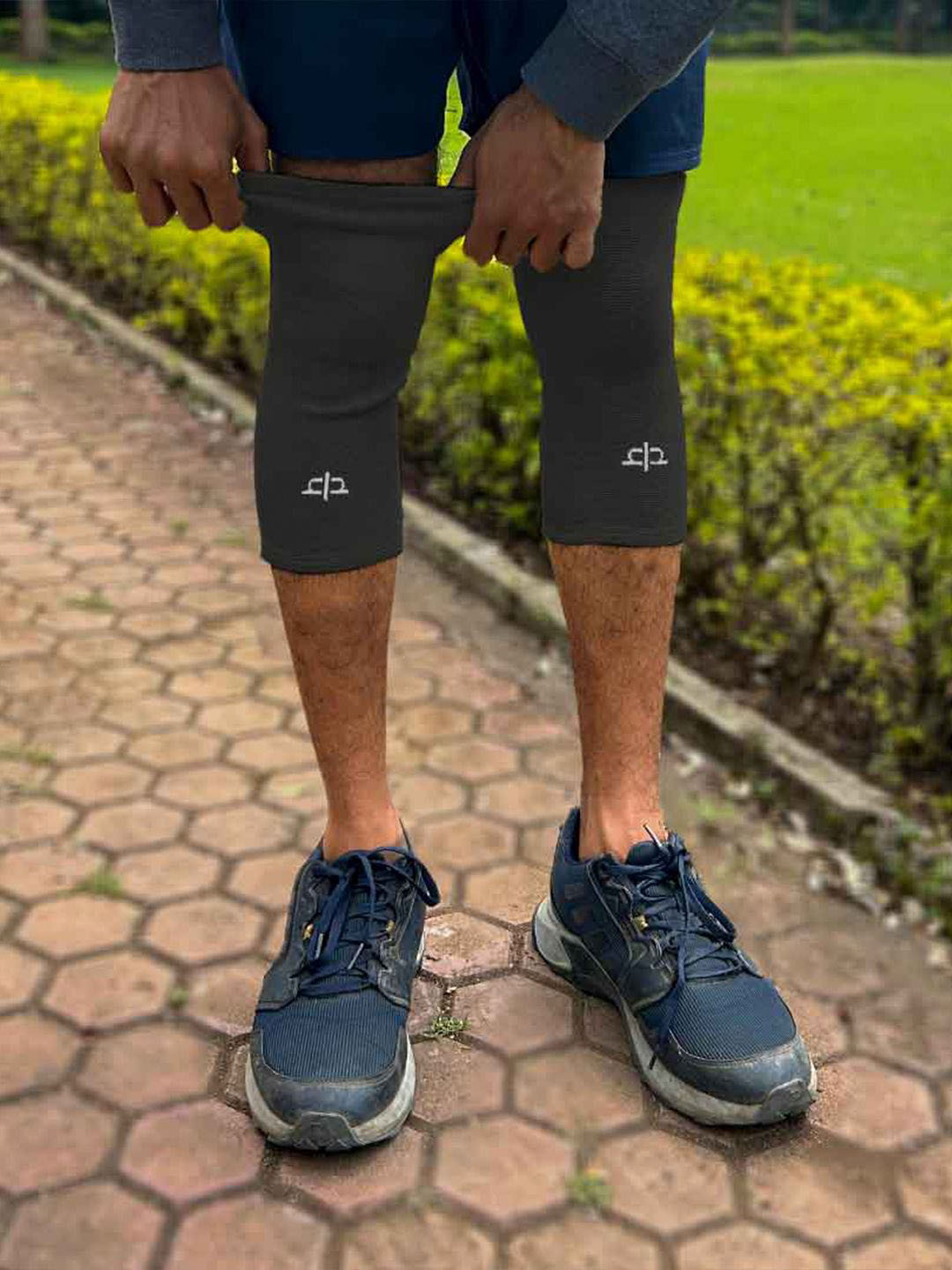 Heelium Bamboo Compression Knee Sleeves For Blood Circulation & Recovery