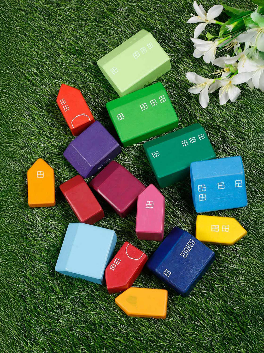 LITTLE GINNIE Wooden House Building Set