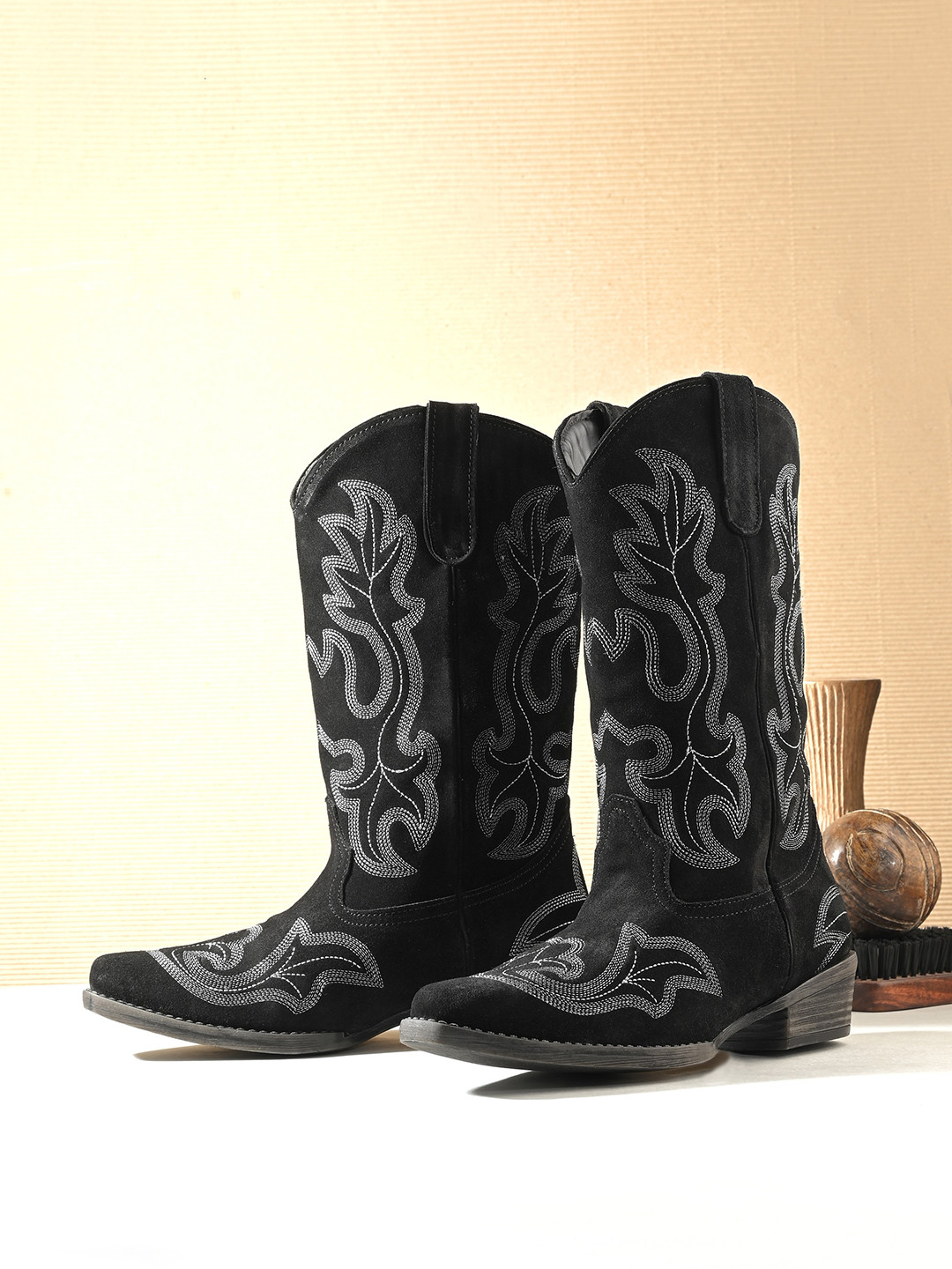 CARLO ROMANO Women Embroidered Cowboy Boots