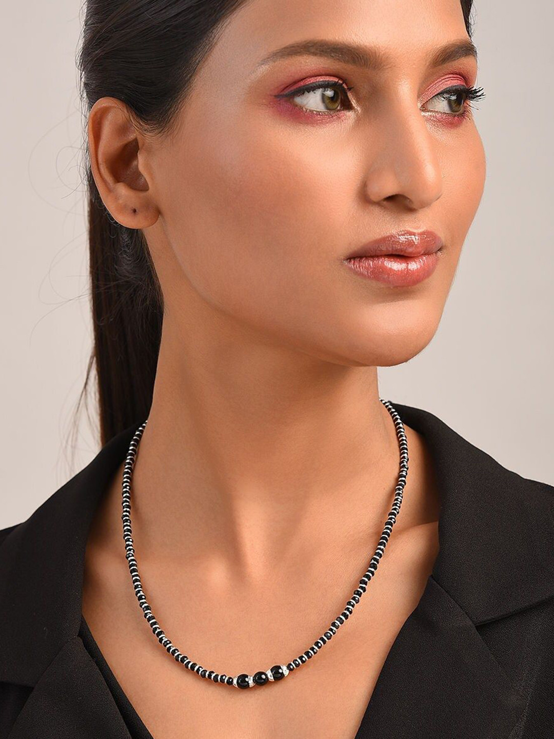 JAYPORE Silver Onyx Stone Studded Necklace