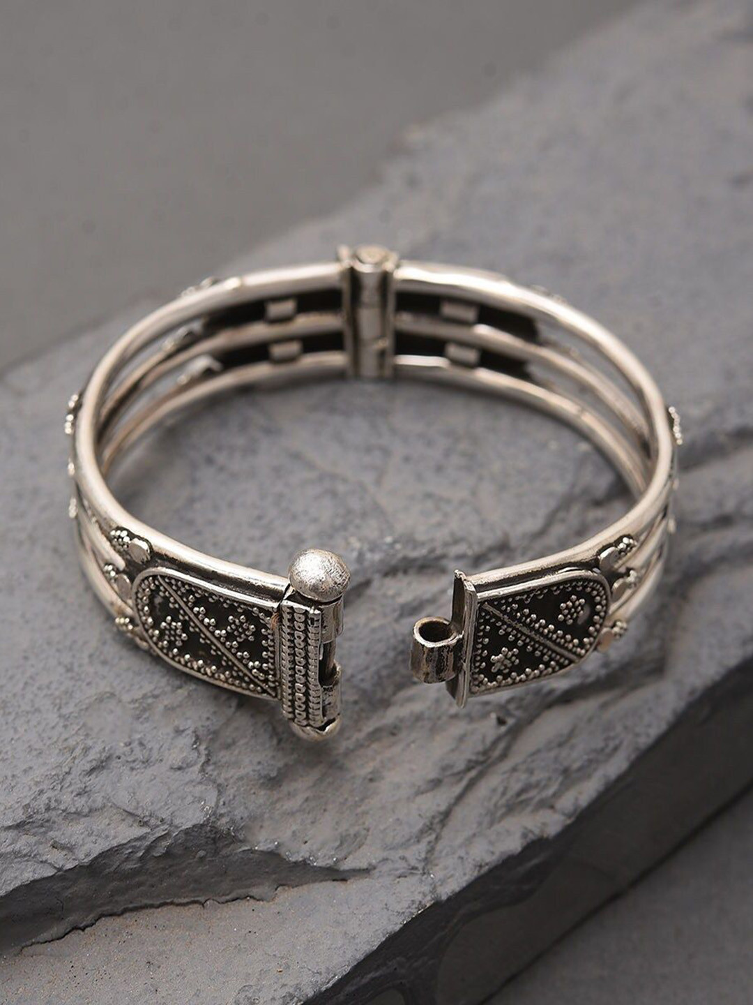 JAYPORE Silver Bangle Style Bracelet