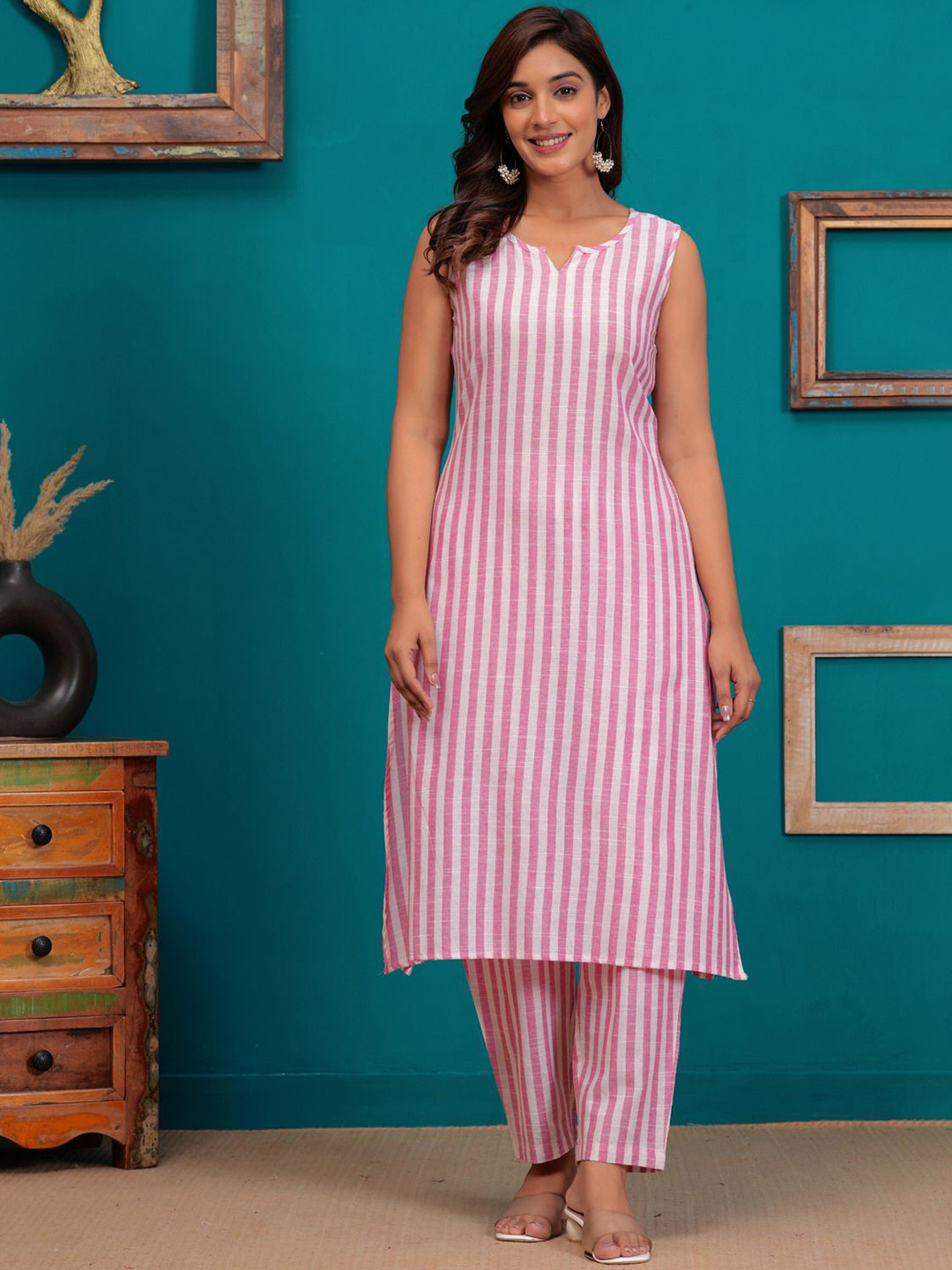 SARAI CREATIONS Striped Round Neck Sleeveless Regular Pure Cotton Kurta With Trouser