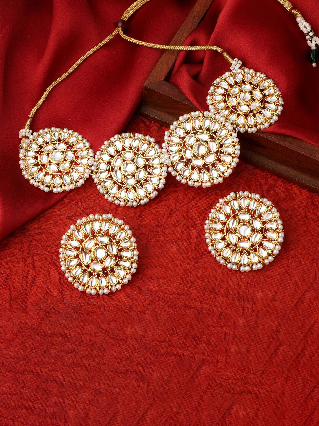 Stefan Gold Plated Kundan Studded & Beaded Round Shaped Jewellery Set