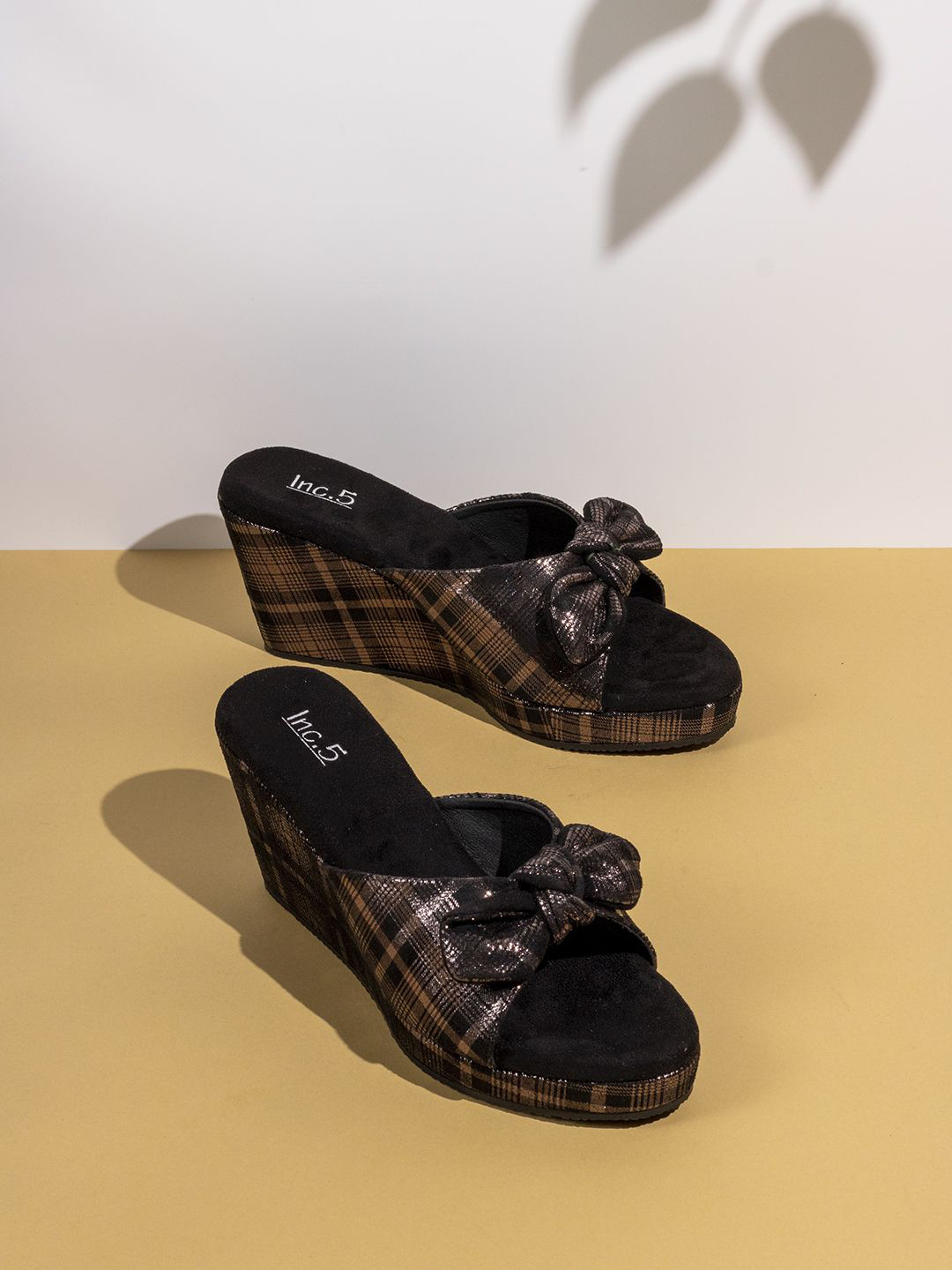 Inc 5 Women Printed  Cross Strap Party Wear Wedge Heel Sandals with Bows