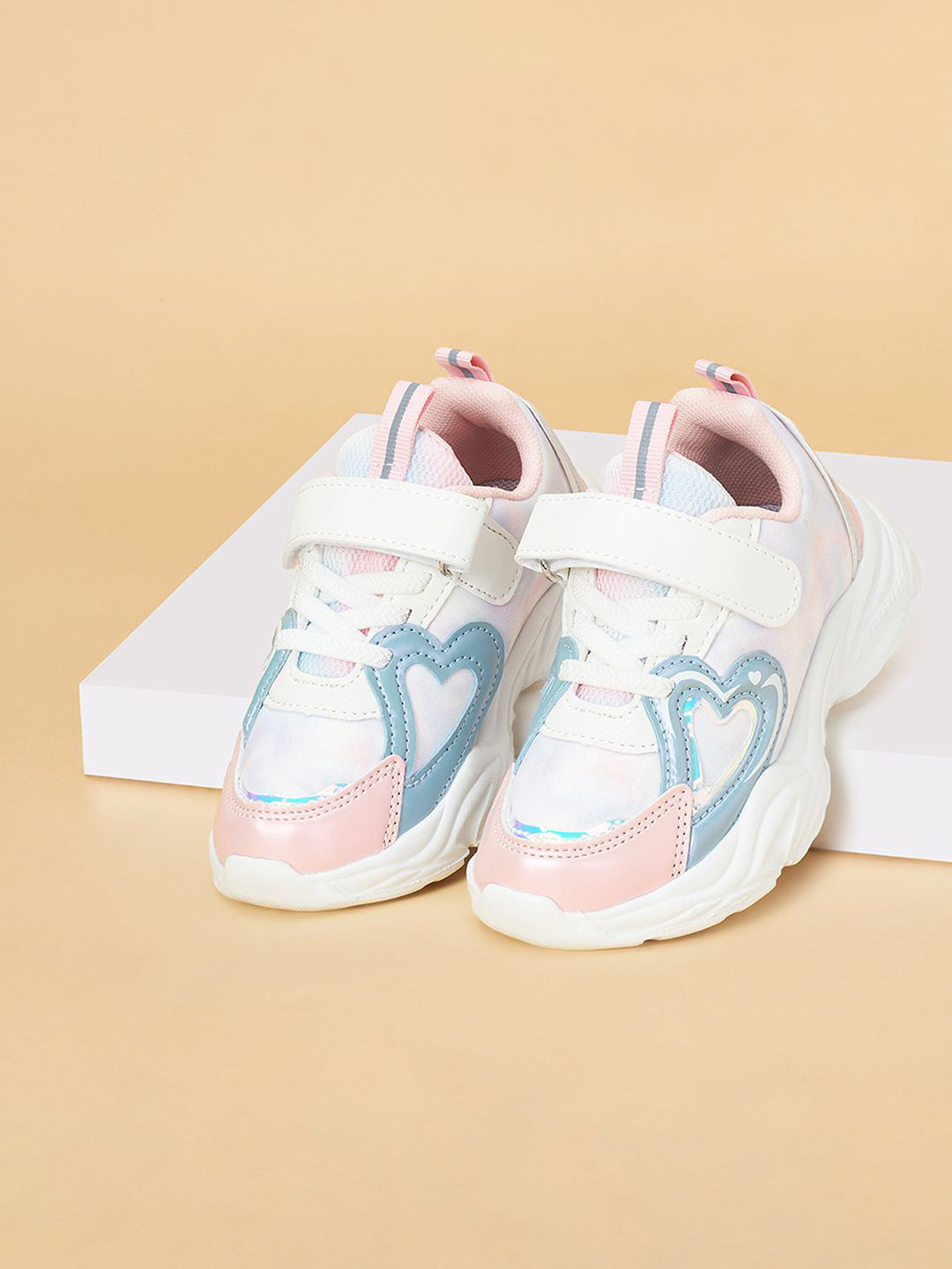 Pantaloons Junior Girls Walking Non-Marking Sports Shoes