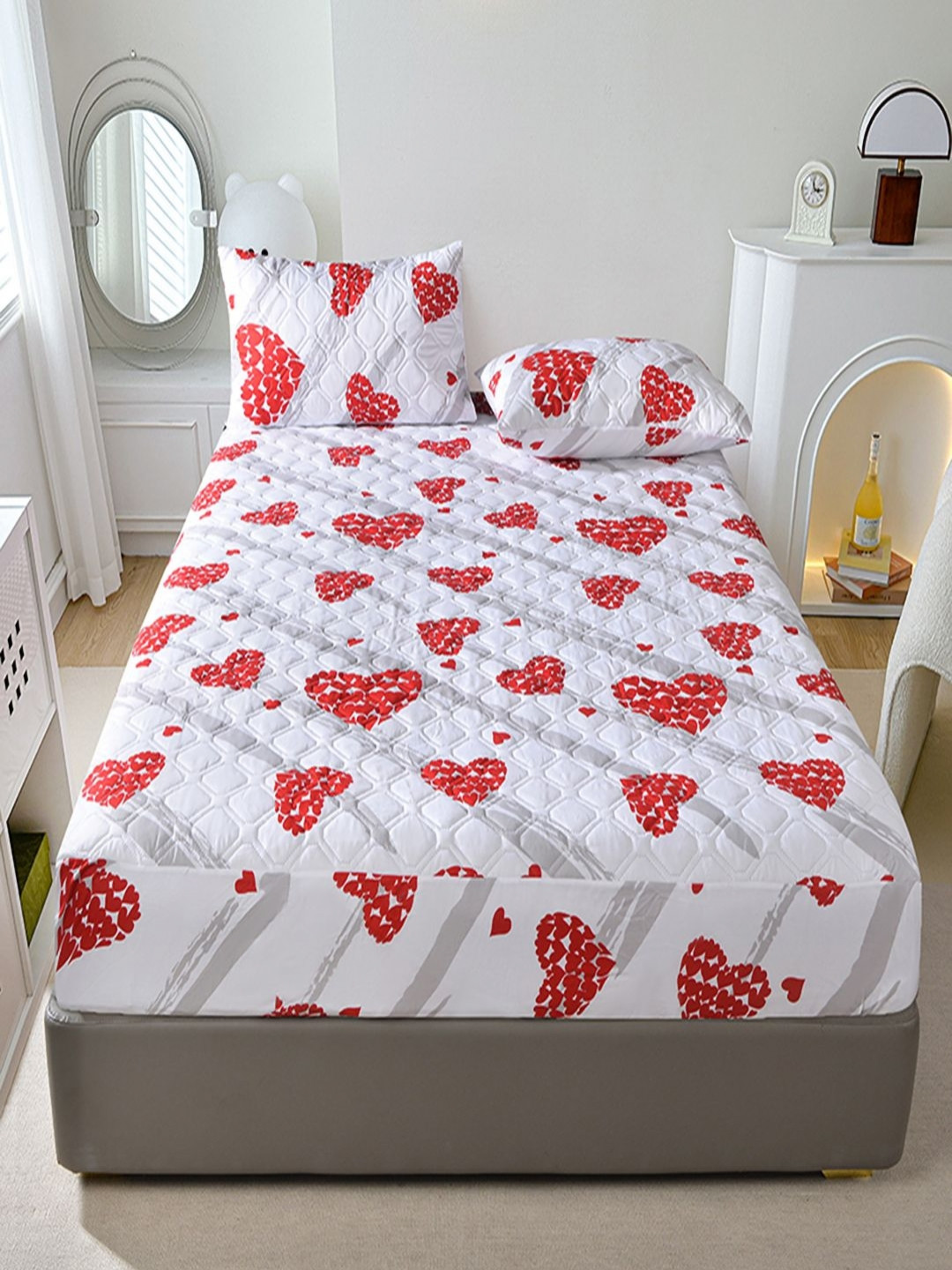 JC HOME White & Red Conversational Printed 150TC Fitted King Bedsheet Set 2.00 m x 1.80 m