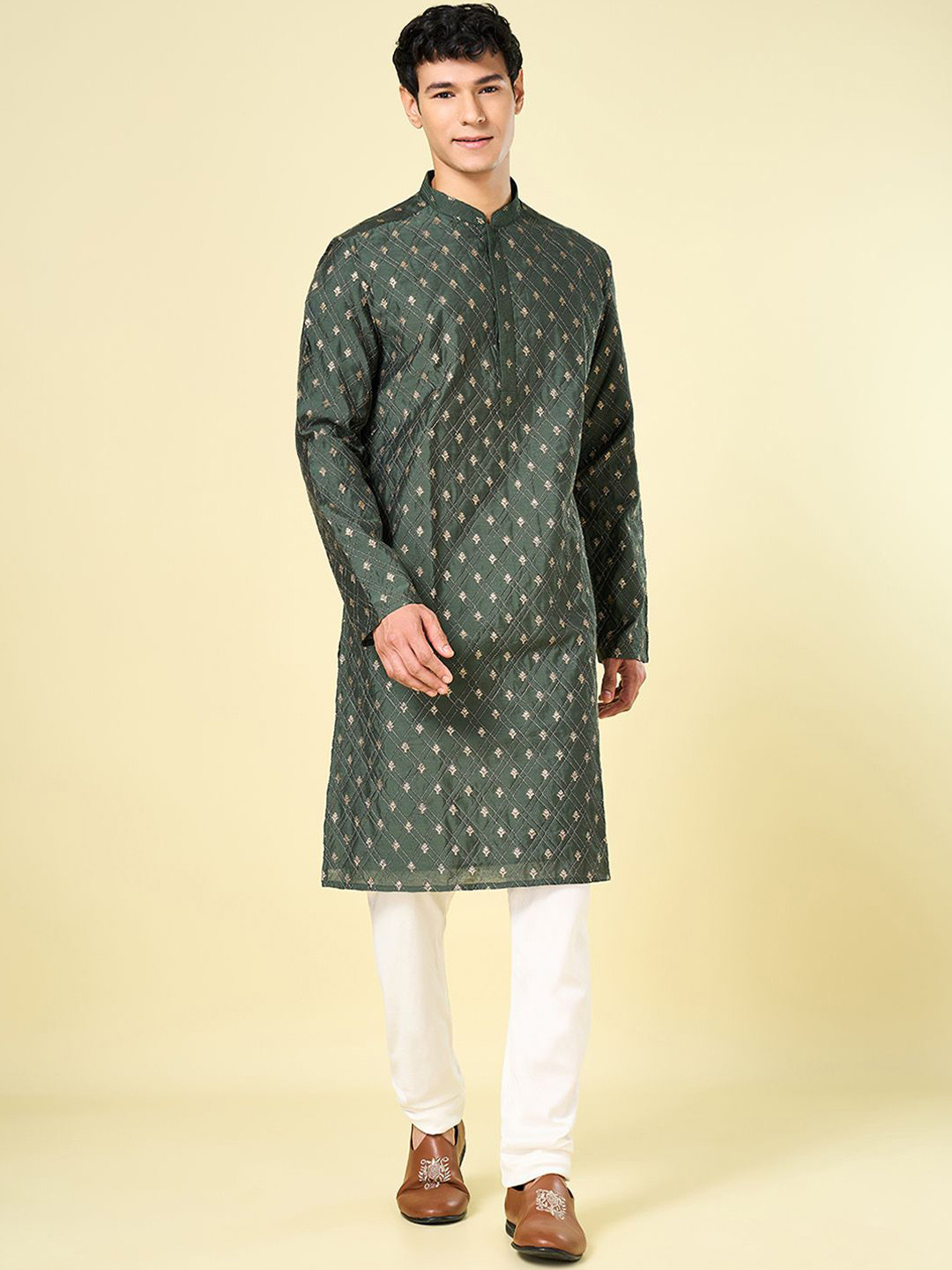 indus route by Pantaloons Geometric Woven Design Mandarin Collar Zari Straight Kurta